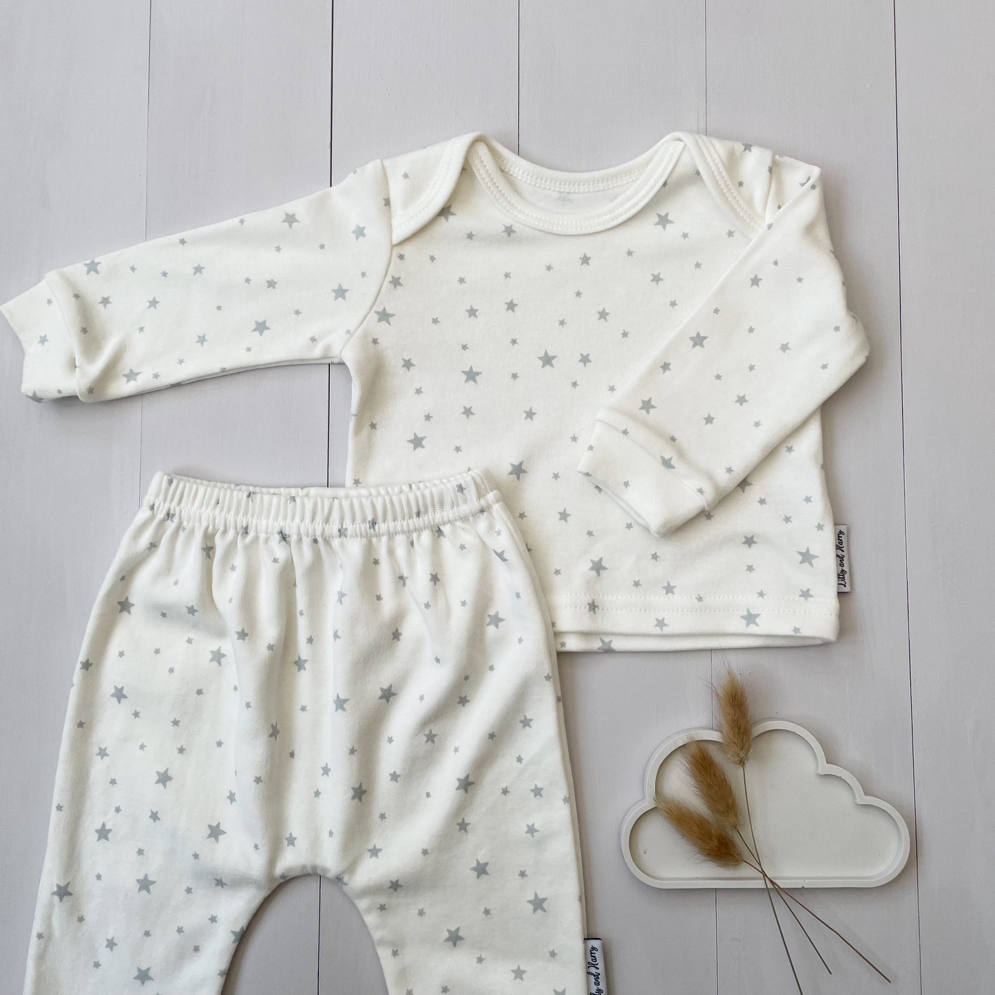 Star Baby Lounge Set in Milk White with T-shirt and Bottoms