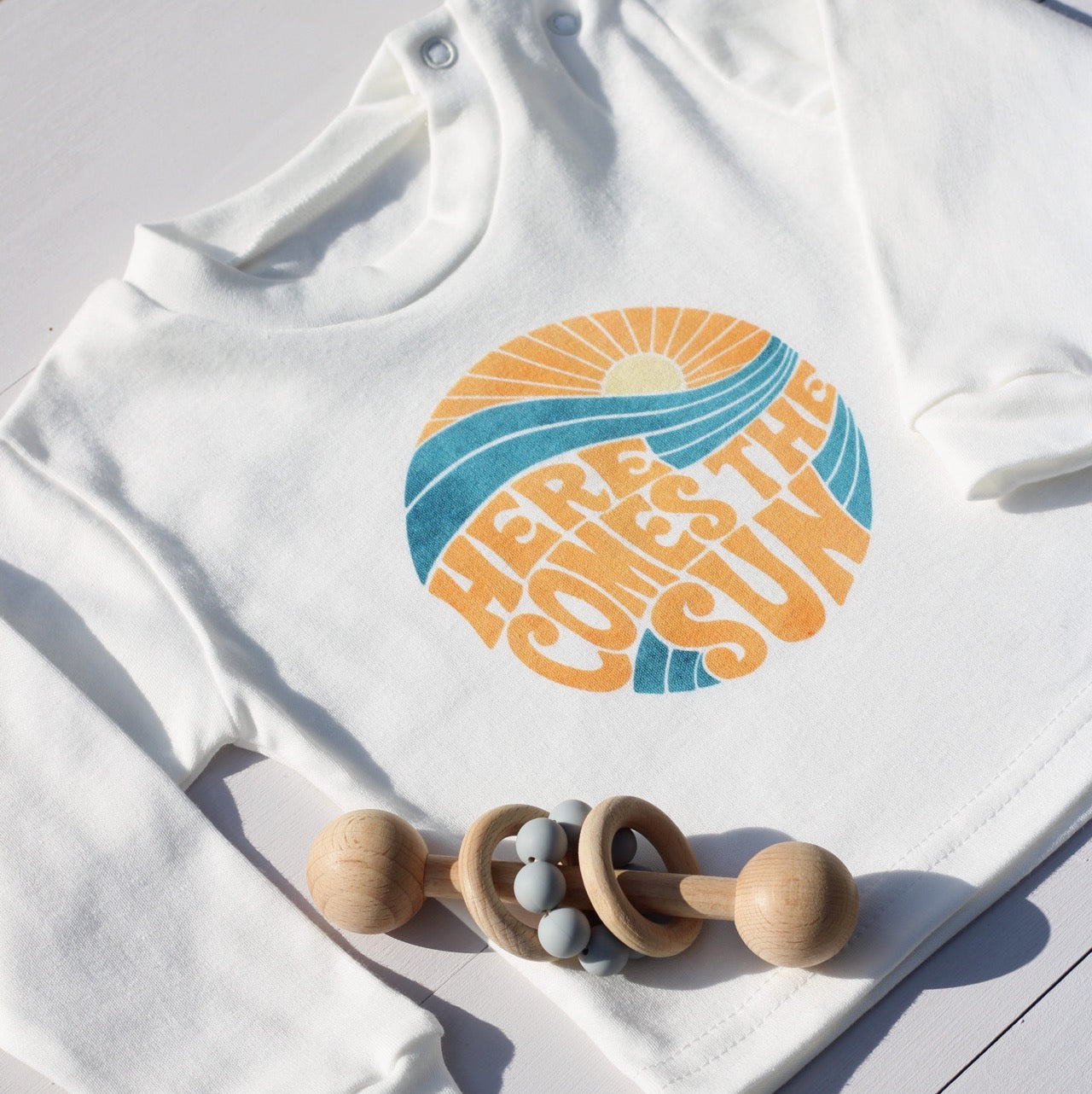 Retro Here Comes The Sun Baby Top With Long Sleeves in White