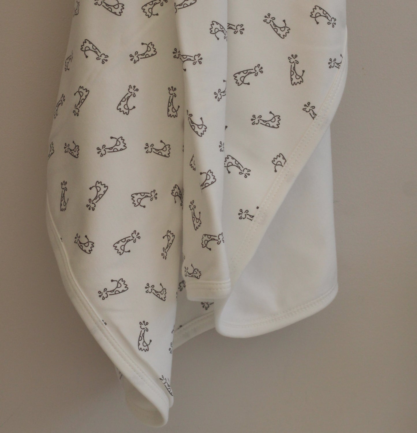 super soft giraffe blanket for new born baby with sensitive skin