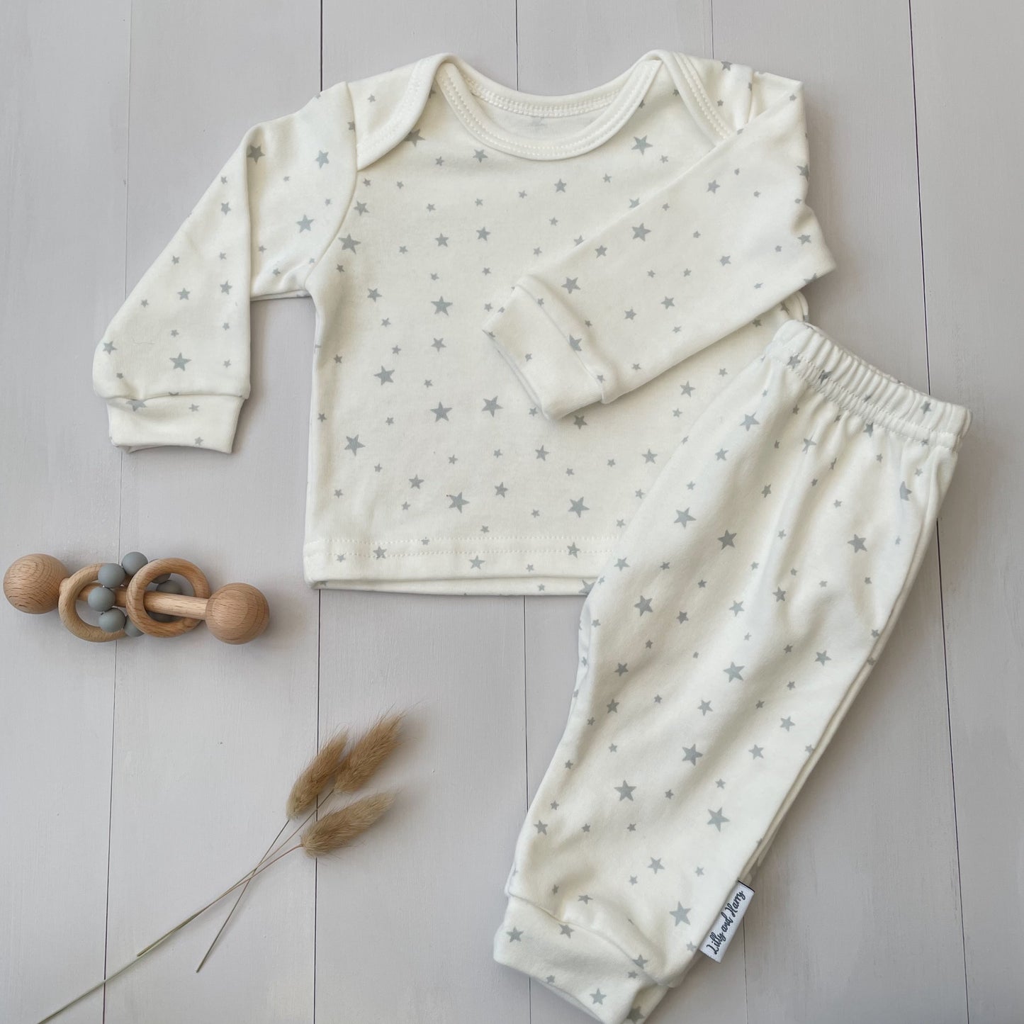 Star Baby Lounge Set in Milk White with T-shirt and Bottoms