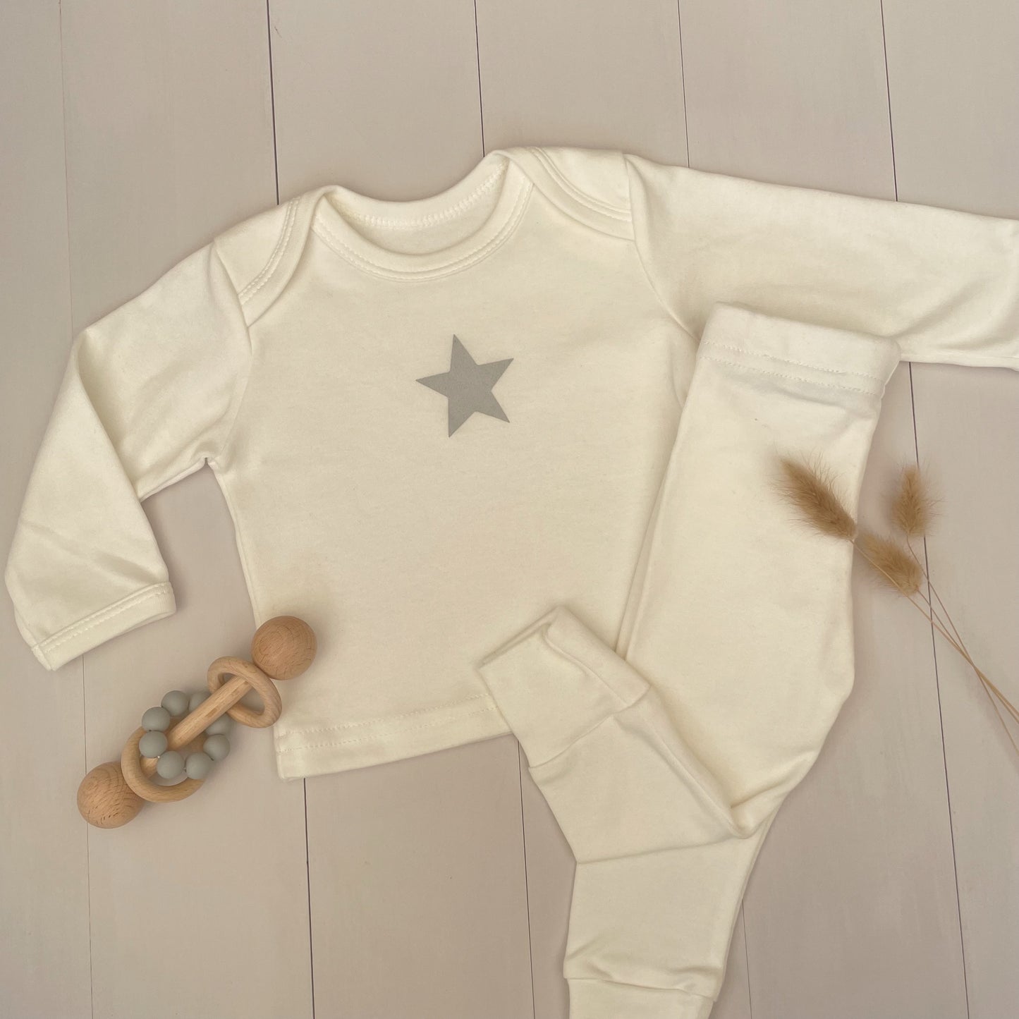 Star Baby Lounge Set in White with T-shirt and Bottoms